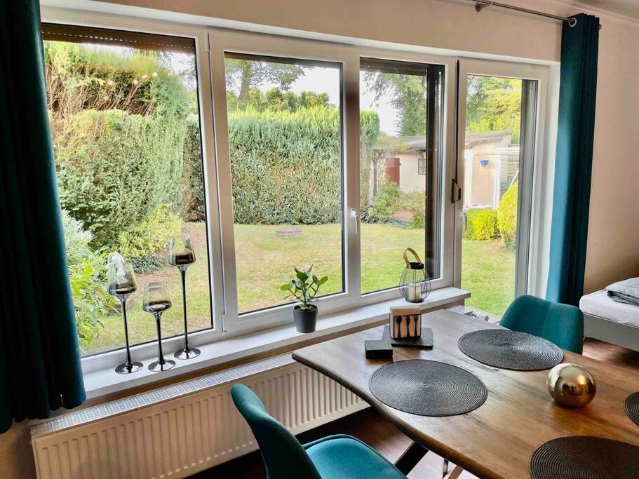 Studioappartement Mit Privatgarten In Ruhiger Wohnsiedlung Neumünster Екстериор снимка