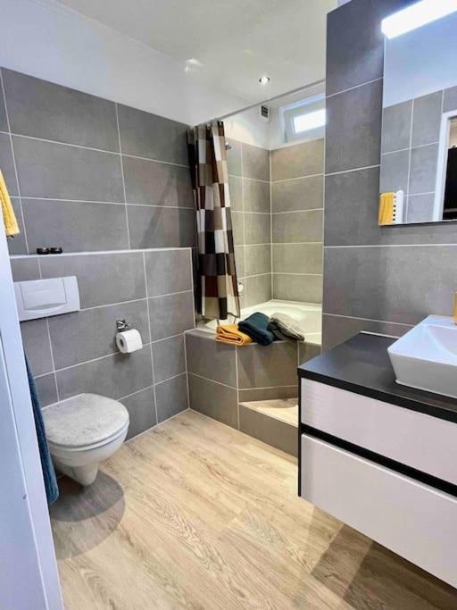 Studioappartement Mit Privatgarten In Ruhiger Wohnsiedlung Neumünster Екстериор снимка